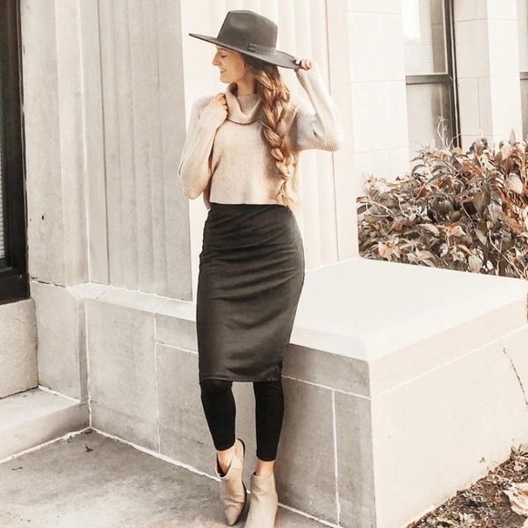 Pencil Style Athletic Skirt w/Ankle Leggings - Picture 3 of 4